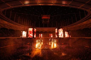 Metallica primește Discurile de Diamant și Platină din partea Universal Music România